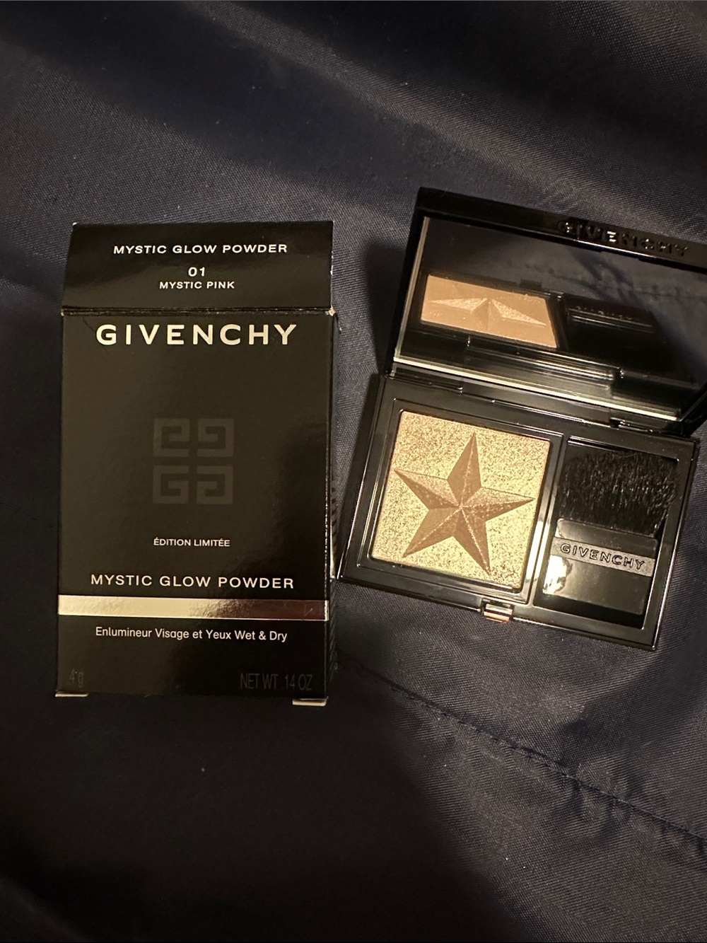 Givenchy Mystic Glow Powder 01 Mystic Pink - Shimmery Pink-Gold Highlighter